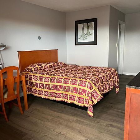 פאלון Budget Inn מראה חיצוני תמונה