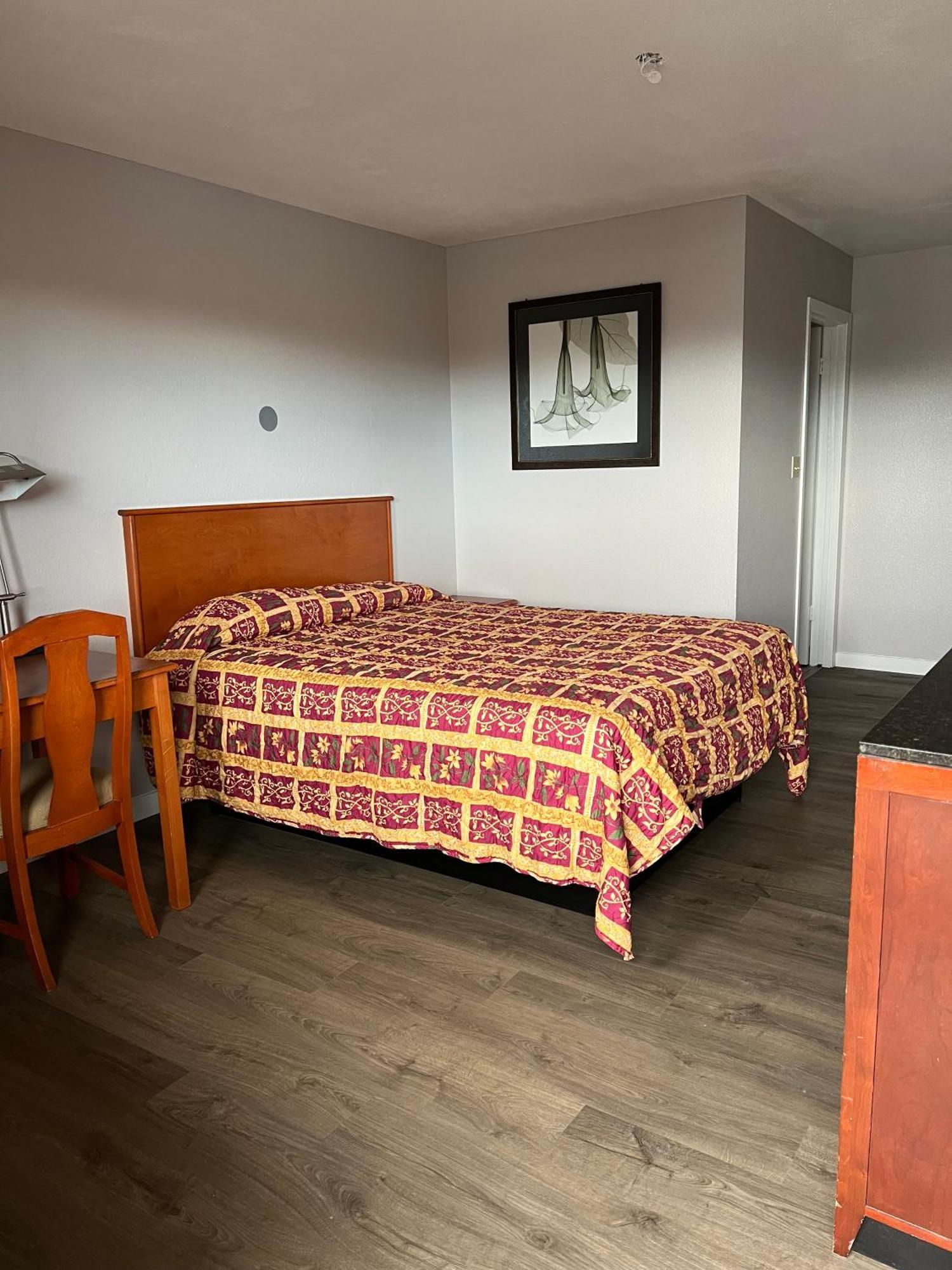 פאלון Budget Inn מראה חיצוני תמונה