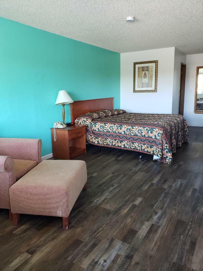 פאלון Budget Inn מראה חיצוני תמונה